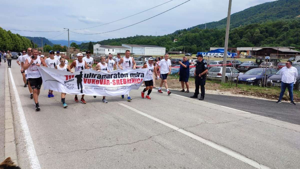 Naši ultramaratonci stigli u Potočare nakon 227 kilometara