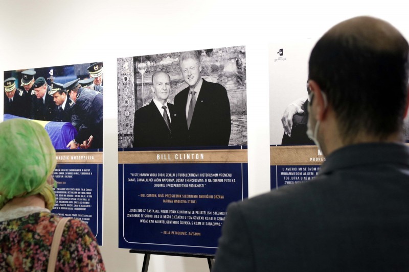 Otvorena izložba fotografija “Alija Izetbegović, prijatelji i saradnici”