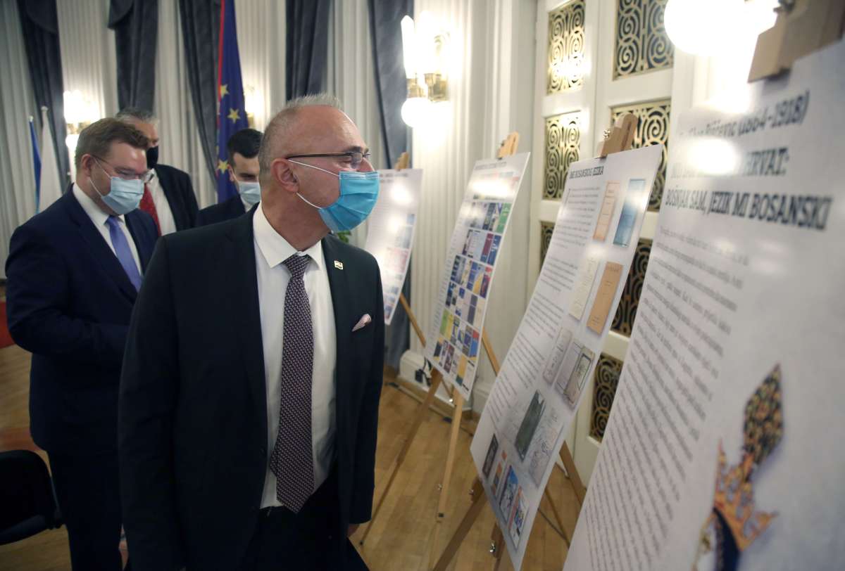 Uz izložbu “Bosanski jezik”: U Novinarskom domu u Zagrebu obilježen Dan Bošnjaka