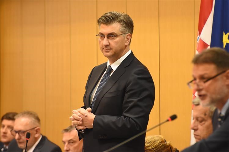 Plenković: Štetu koju je Milanović napravio u odnosu s Bošnjacima neće isprati ni mostarske kiše