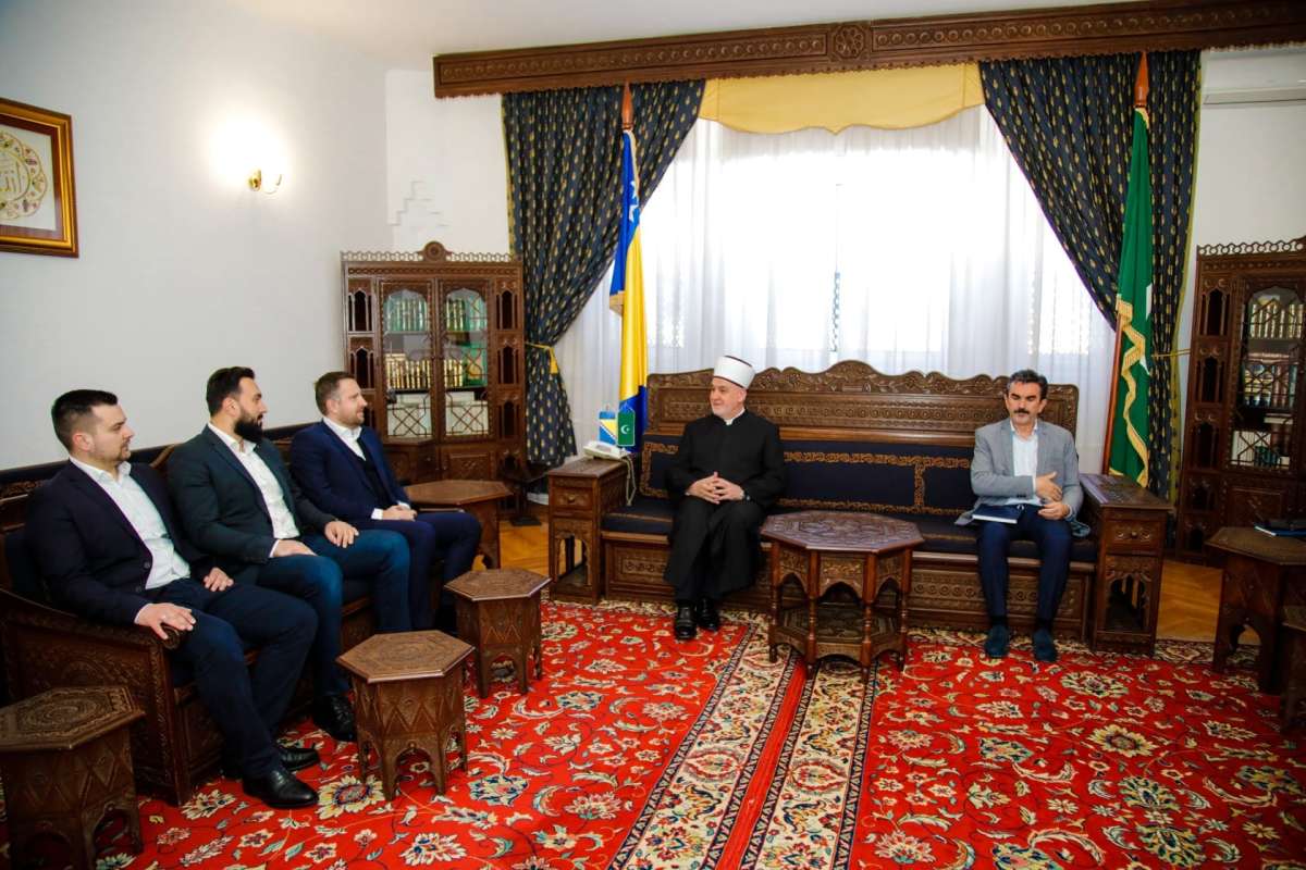 Predstavnici Bošnjaka iz regiona u posjeti kod reisa Huseina Kavazovića i Bakira Izetbegovića