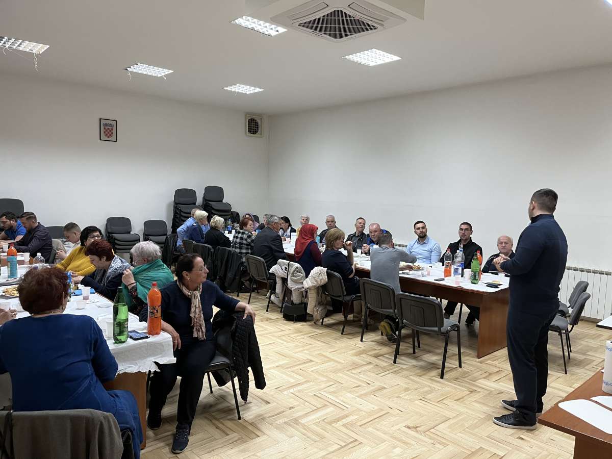 VBNMGZ organiziralo iftar u Petruševcu, okupilo se nekoliko desetina vjernika