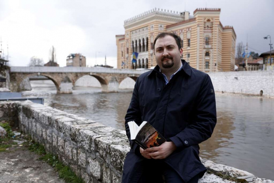 Književni prvijenac Harisa Imamovića “Vedran i vatrogasci”: Opsada Sarajeva jedan je od glavnih događaja 20. stoljeća