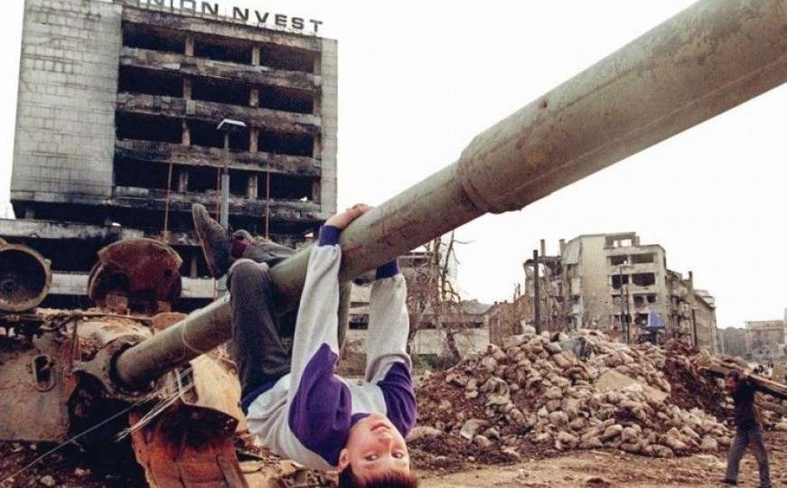 3.777 granata ispaljeno je na Sarajevo u jednom danu