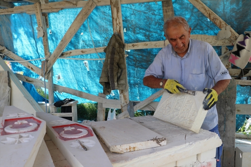 Turski klesar Omer Kirmizi: Moj najvažniji projekat je obnova Starog mosta u Mostaru