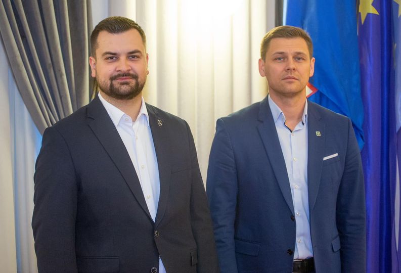 REAKCIJE NA DRUŠTVENIM MREŽAMA: Bošnjaci oduševljeni velikim dogovorom