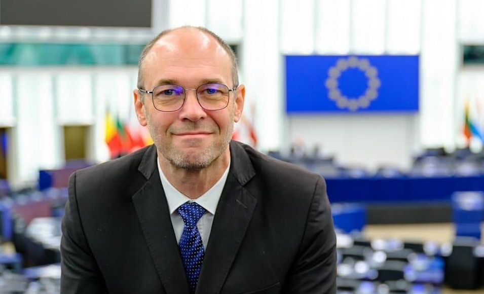 STIER: Hrvati ne smiju pasti u Vučićevu klopku i da se sukobe s Bošnjacima