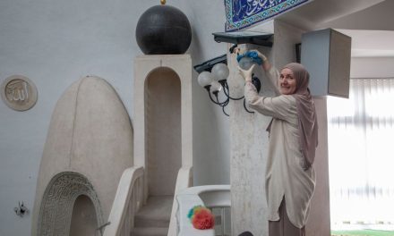 Tradicija Zagrebačke džamije: Čišćenje džamije i džamijske avlije prije ramazana