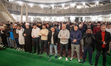 Klanjana prva teravija u prepunoj Zagrebačkoj džamiji