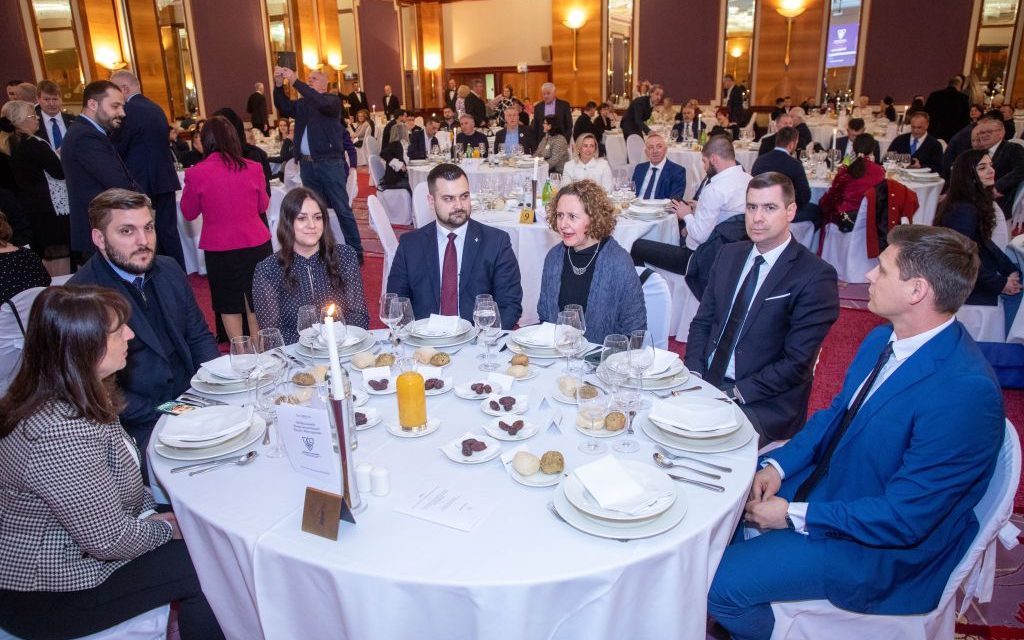 Svečani iftar i Dan nezavisnosti BiH: Dijalog Bošnjaka i Hrvata kao imperativ