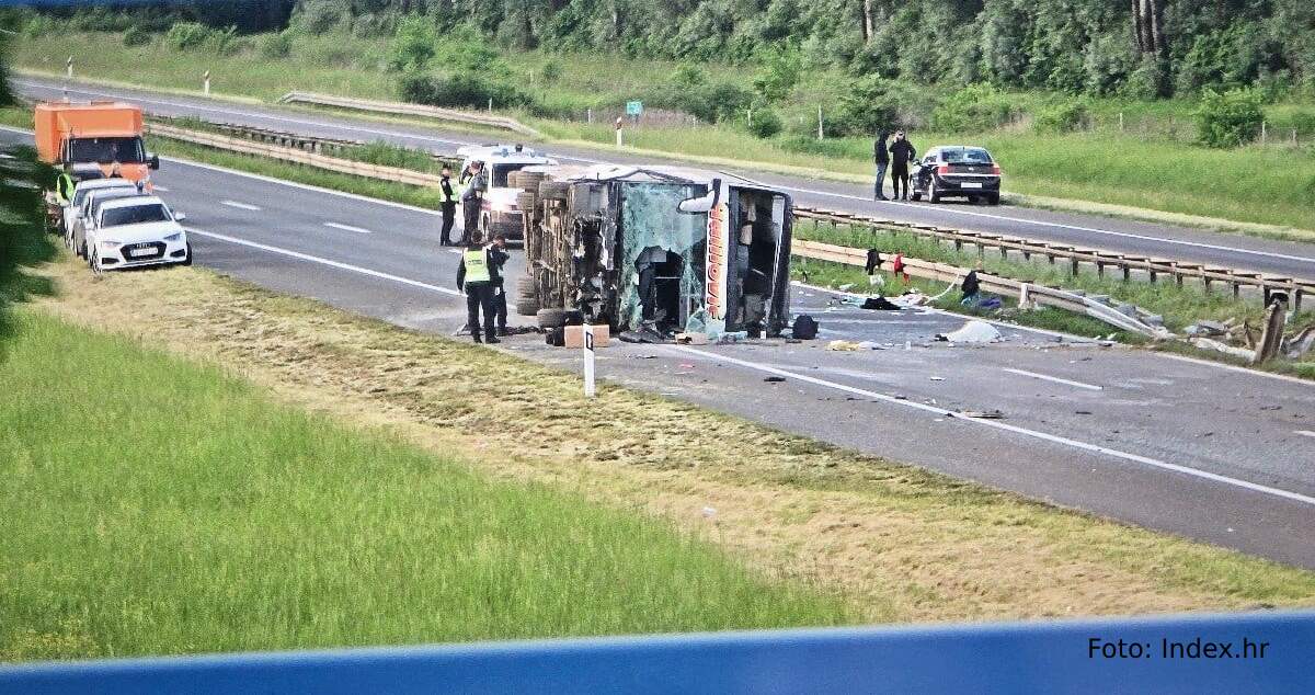 U sudaru autobusa iz BiH i automobila na autocesti u Hrvatskoj poginule dvije osobe