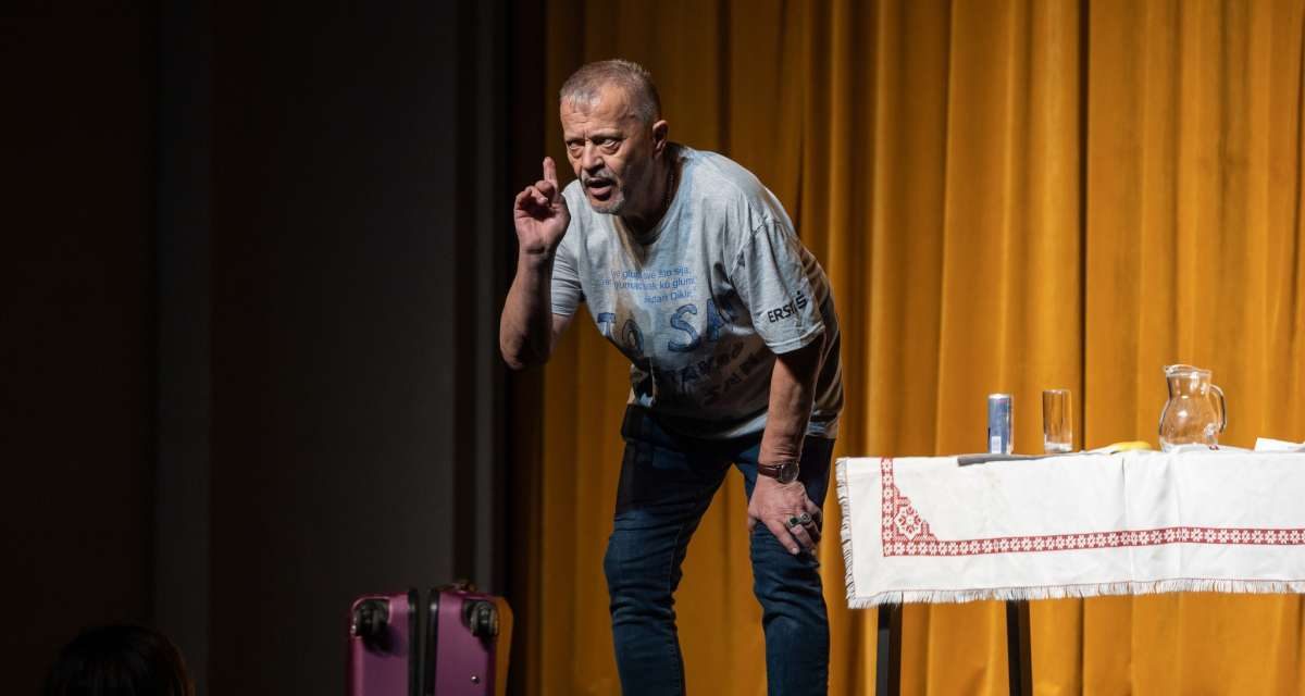 Ogoljela stvarnost bez rekvizita: Sjajni Emir Hadžihafizbegović na 22. BOK Festu