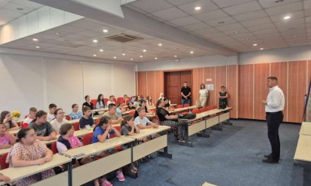 Započeo program “Bosanski jezik i kultura”