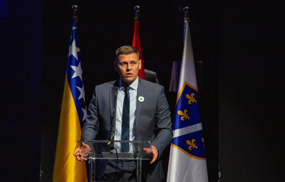 Bermin Meškić u Lisinskom: Negiranje je posljednja faza genocida, pokušaj da se ubije i sjećanje