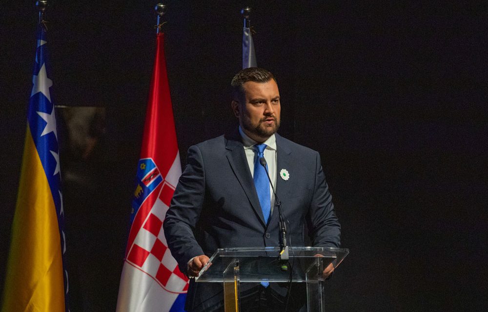 Armin Hodžić u Lisinskom: Genocid nije uspio. Nisu nas izbrisali. Nisu nas ušutkali