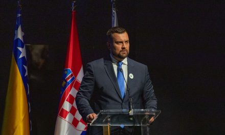 Armin Hodžić u Lisinskom: Genocid nije uspio. Nisu nas izbrisali. Nisu nas ušutkali