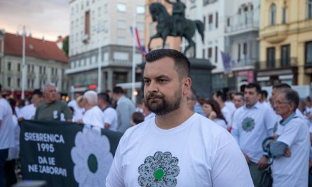 Armin Hodžić u Potočarima na 30. godišnjici Genocida u Srebrenici