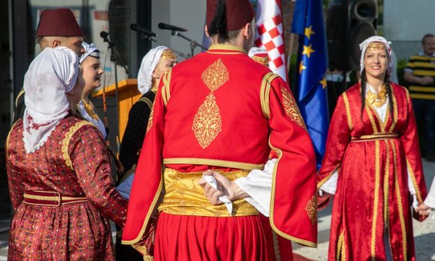 Bošnjaci u Hrvatskoj: Pjesma i folklor su i djetinjstvo i pamćenje jednog naroda