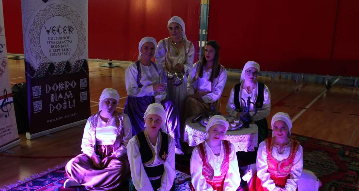 Održana XVIII. Smotra folklora i kulturnog stvaralaštva Bošnjaka u Hrvatskoj