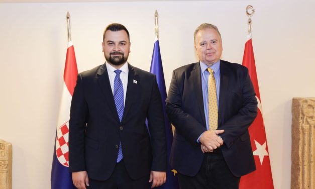 Plodna posjeta Armina Hodžića Ankari završila susretom u hrvatskoj ambasadi