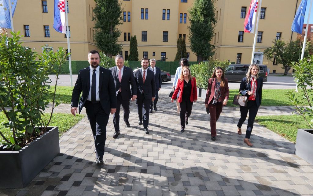 Armin Hodžić ugostio turske parlamentarce u Hrvatskom saboru