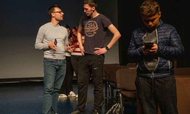 Briljantni BKUD „Sevdah“: Premijera angažirane predstave Dine Halvadžića