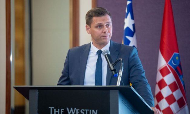 Meškić poručio na Nacionalnoj konvenciji Bošnjaka: „Neuništivi smo kada smo zajedno“