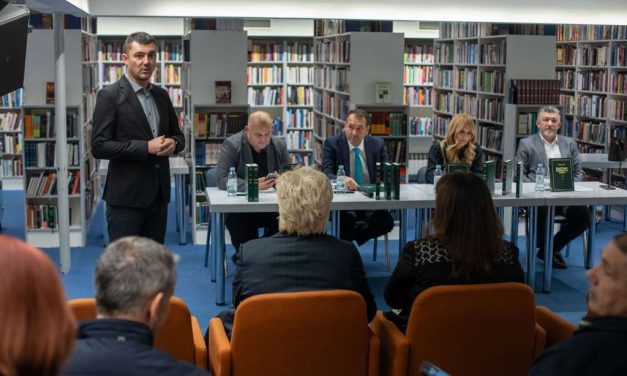 VKBI poklonio rječnike bosanskog jezika bibliotekama u Zagrebu, Ljubljani, Bihaću i Sisku