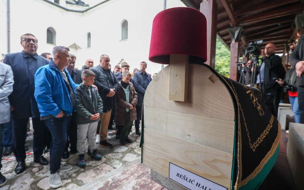 Posljednji ispraćaj: Održana komemoracija i klanjana dženaza Halidu Bešliću