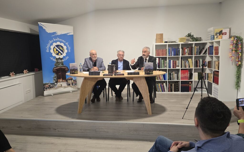 Večer za pamćenje: Ibrahim Kajan i “Samo prolaznik” ispunili Domžale duhom književnosti i prijateljstva