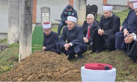 U Bosanskoj Kostajnici klanjana dženaza Ahmedu Ikanoviću