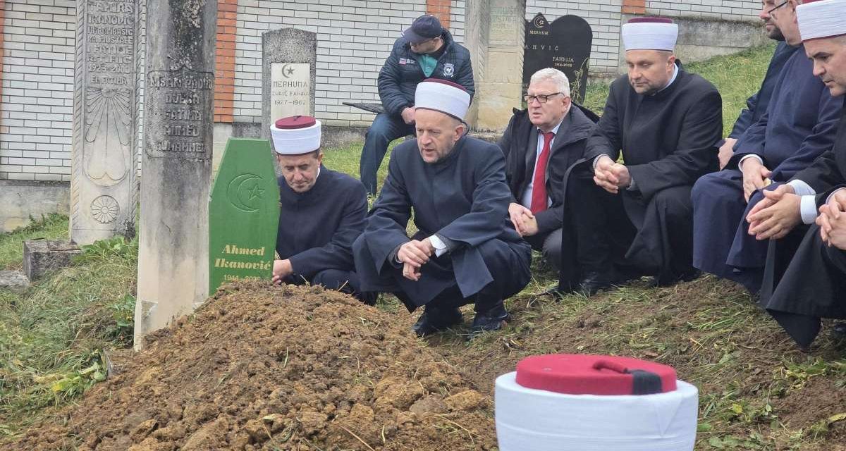 U Bosanskoj Kostajnici klanjana dženaza Ahmedu Ikanoviću