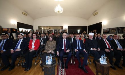 Kurtulmuş i Jandroković u Zagrebačkoj džamiji, otvorena izložba, održan okrugli stol