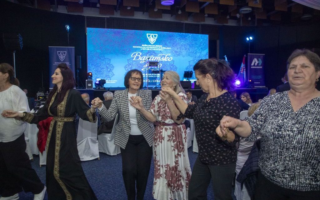 Održano Bajramsko sijelo u Zagrebu, danas program za djecu i Dan šehida, spomen na branitelje Bošnjake  