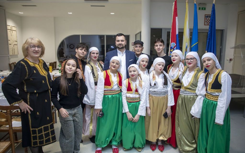 Bajramski programi u Sisku i Gunji okupili veliki broj Bošnjaka