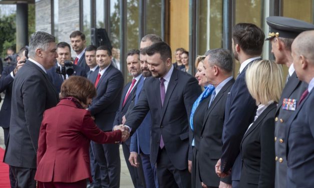 Predsjednica Sjeverne Makedonije u posjetu Hrvatskoj: Tema i uzajamna zaštita manjina