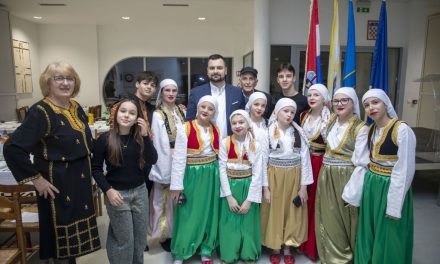 Bajramski programi u Sisku i Gunji okupili veliki broj Bošnjaka