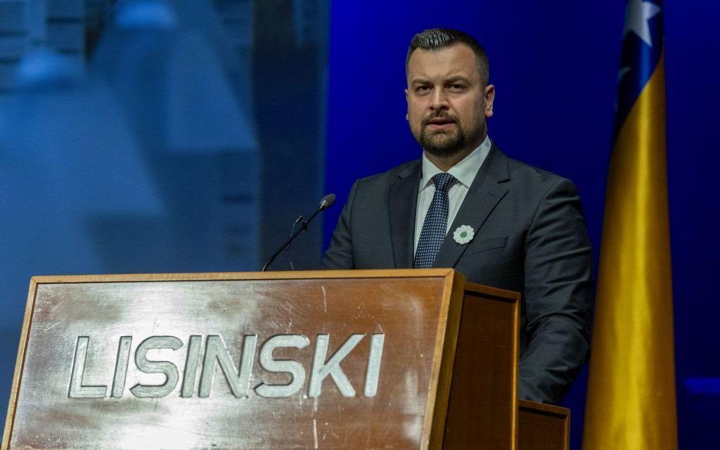 Hodžić: Poštovanje prema žrtvama počinje poštovanjem istine – povijesne činjenice ne smiju biti predmet političkih pregovora