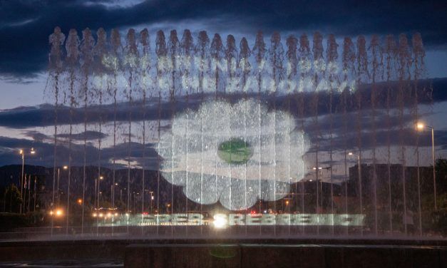 U Zagrebu Mimohod sjećanja i projekcija cvijeta “Sjećanje” u povodu godišnjice genocida u Srebrenici