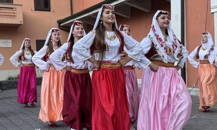 Buzet ugostio manifestaciju “Običaji starog zavičaja Bošnjaka” uz pjesmu, ples i narodne nošnje