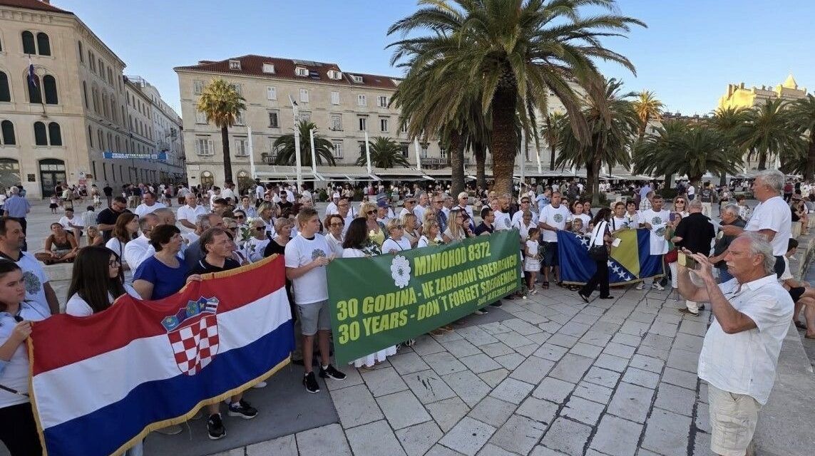 Mimohodom 8372 Split odaje počast žrtvama genocida u Srebrenici