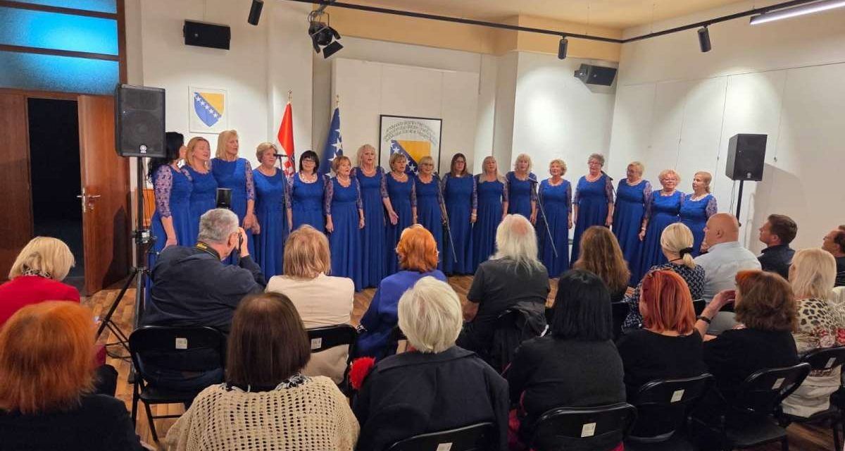 Pred prepunom dvoranom u Zagrebu održan koncert zbora „Bulbuli”