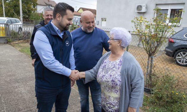Armin Hodžić u višednevnom obilasku Bošnjaka u Gunji i Drenovcima